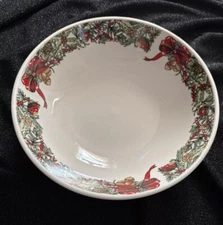 “HOLIDAY WREATH” 9.5" VEGETABLE SERVING BOWL  Christmas 1995 The Cellar 4 Macy’s