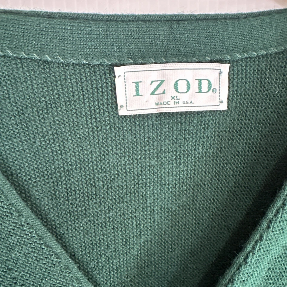 Cardigã suéter masculino Izod tamanho XL verde vintage gola V logotipo acrílico EUA - Imagem 2 de 4