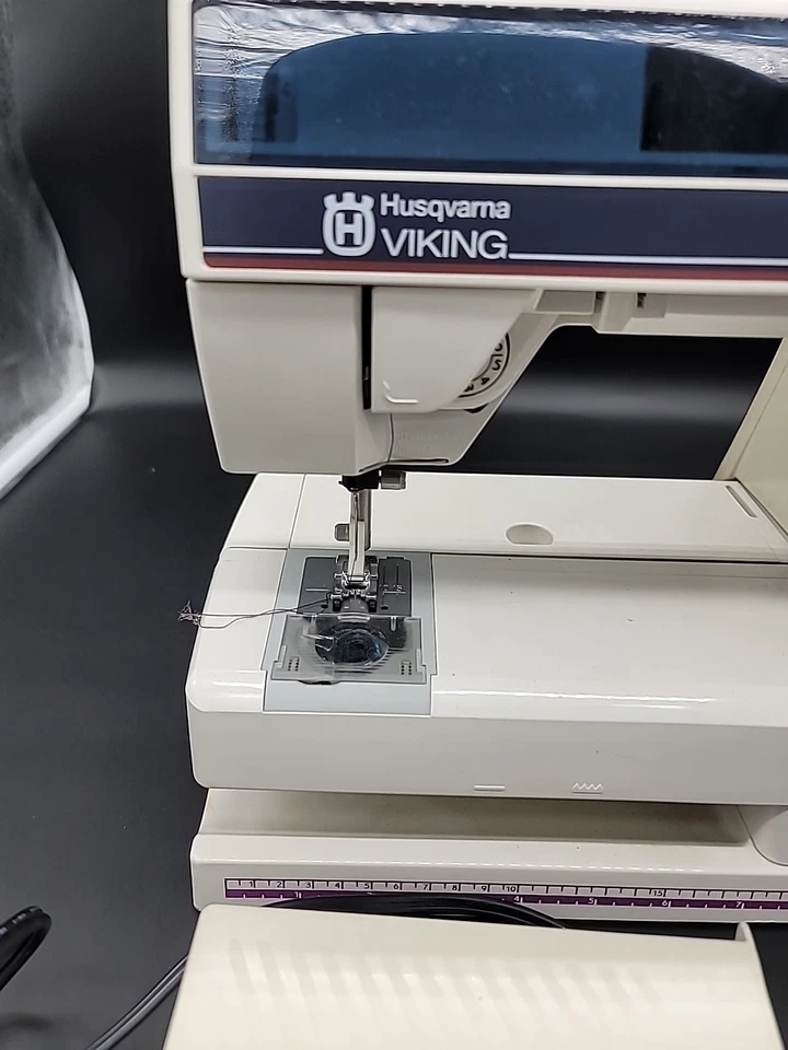 Husqvarna Viking Sewing Machine Rose Model 600 Computerized Sweden - Image 3 of 4