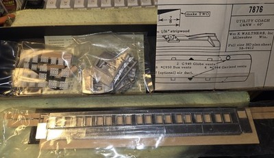 Walthers 933-6676 60' C&NW Utility Coach Molded Roof Less Trucks HO Kit