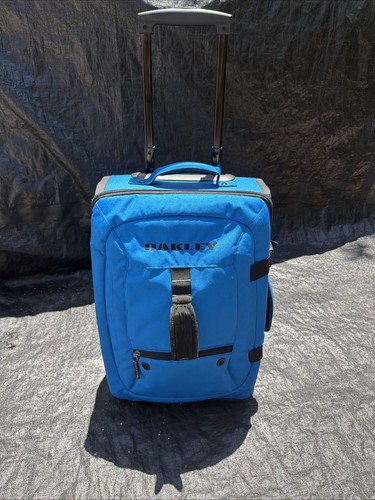 Oakley 22” Wheeled Carry On Luggage Travel Suitcase Blue Rolling Bag