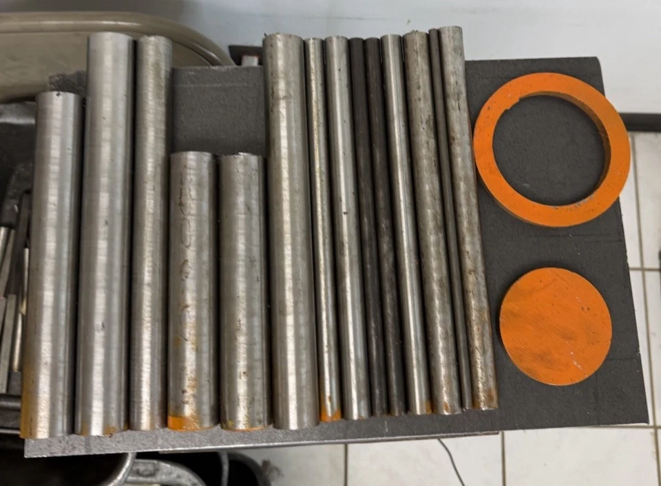 Barras redondas de acero de aleación 52100 - CD y HR - 16 PIEZAS - 42,90 LBS - Lote de mecanizado Foto 3 de 4