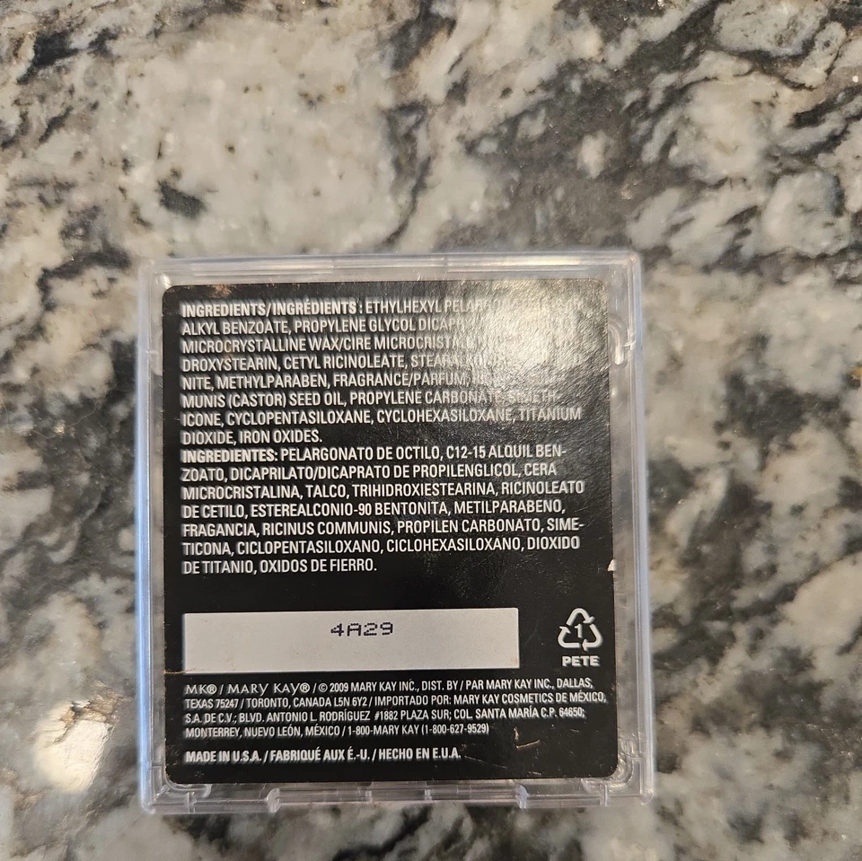 Mary Kay Day Radiance Cream Foundation Delicate Beige 014686 .35oz Full Size NEW - Image 2 of 2