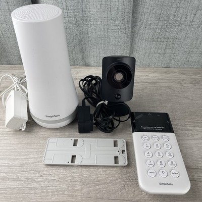 SimpliSafe Security System Bundle 3rd Gen SSBS3 Base Camera Keypad W/ Mount NEW