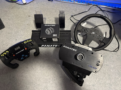 Fanatec CSL Elite Rennlenkrad Set schwarz mit QR2, Wheel Base & Pedalen