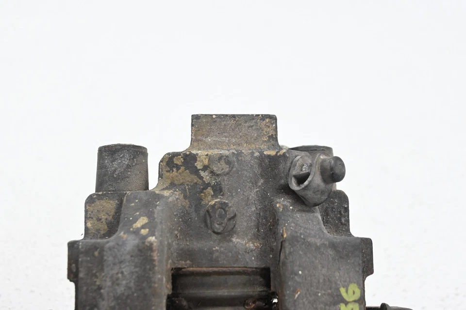 ⭐ 83-87 Bmw E24 6 系列前左右制动卡钳外壳鞋套装 Oem — 第 4/4 张图片