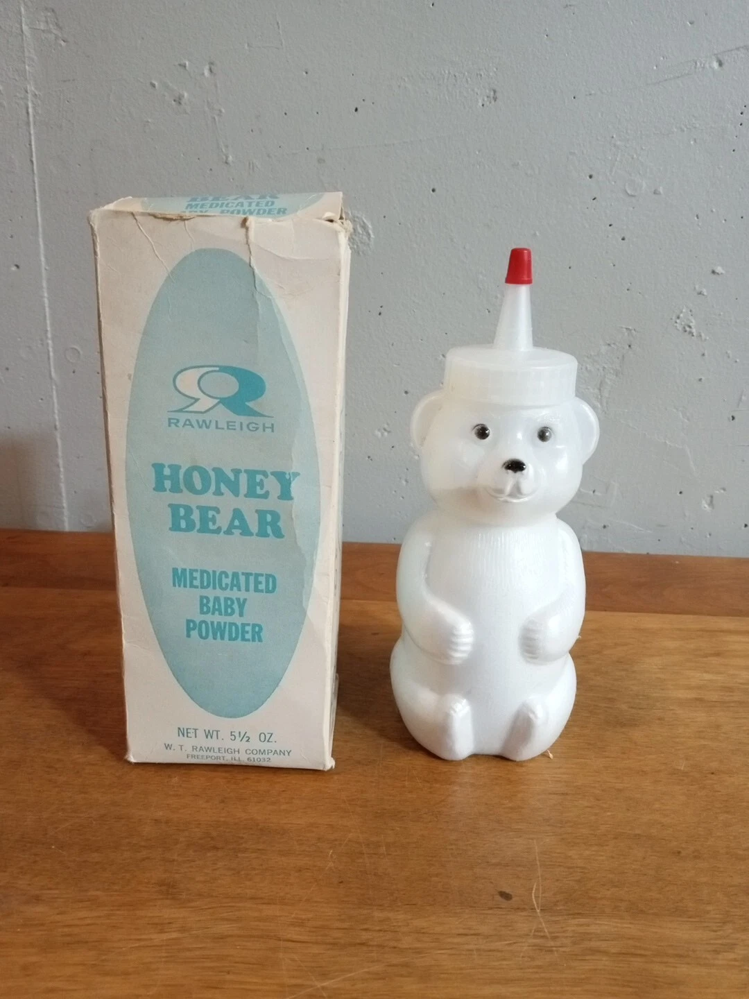 Vintage Honey Bear Medicated Baby Powder Rawleigh's
Opens in a new window or tab