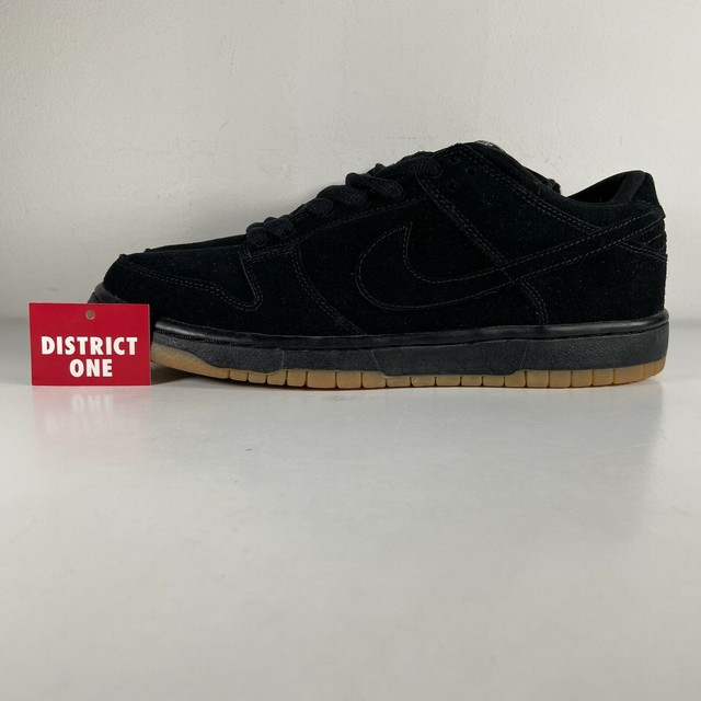 nike sb dunks low black gum bottom