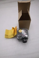 NEW DUNGS GAO-A4-4-8 GAS PRESSURE SWITCH PIPE MOUNT STOCK H170A