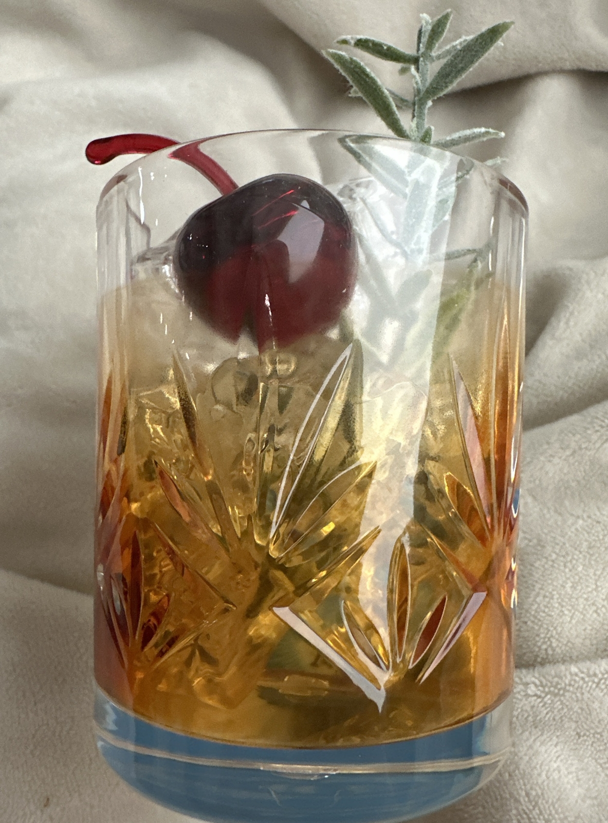 Wallflower Plug-In Drink Light Illuminates Continuously 24/7