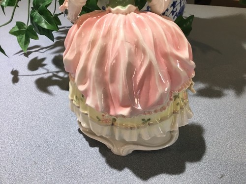 VTG 1950'S GERMAN KARL ENS PORCELAIN LARGE 10" VICTORIAN LADY WITH ROSES FIGURE - Picture 5 of 8