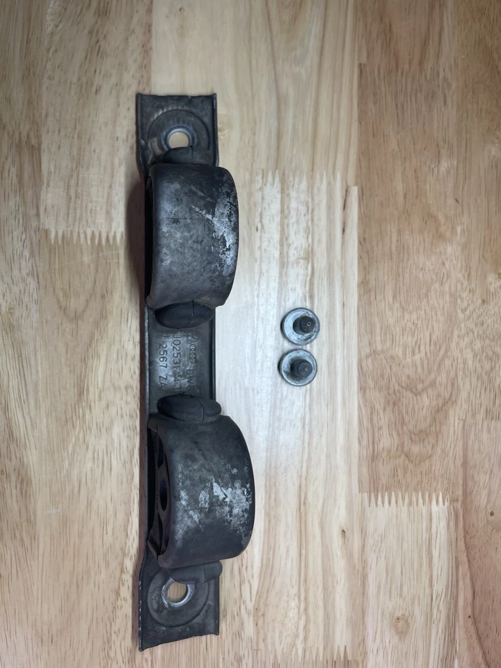 Soporte de montaje de suspensión de escape Volkswagen Jetta 1999-2005 OEM 1J0-253-144 Foto 4 de 4