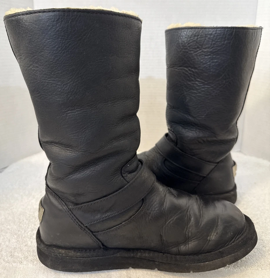 UGG Womens Kensington Black Leather Buckle Sheepskin Mid Moto Boots Size 7 5678 - Image 4 of 4