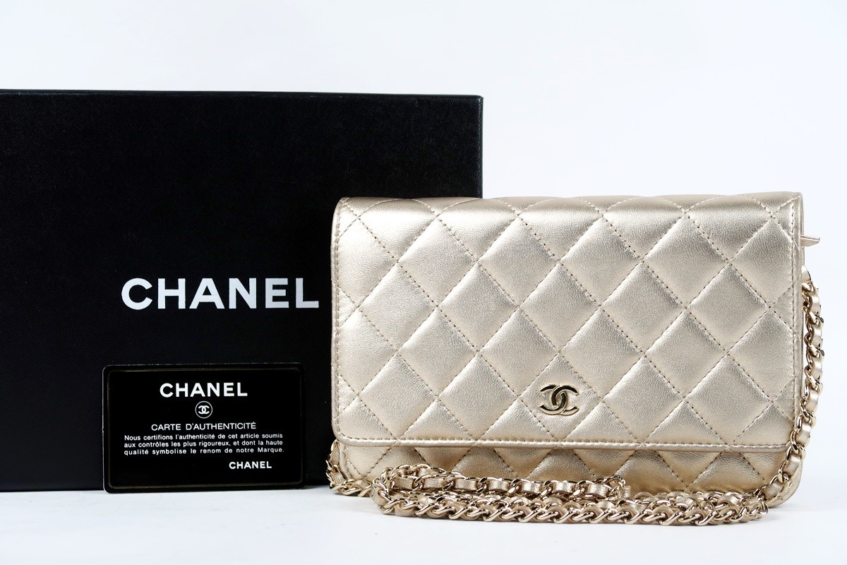 CHANEL Lambskin Matelasse Chain Shoulder Wallet Bag Gold OO17