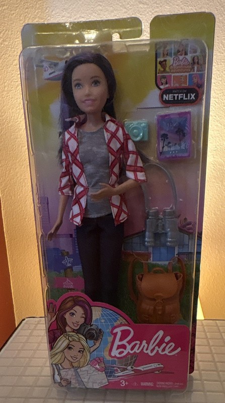 2018 Barbie Dreamhouse Adventures 12in Doll Brown Hair Removable Outfit FWW17