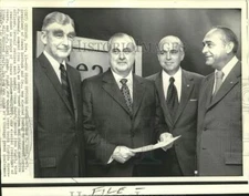 1972 Press Photo Arthur Wood and other Sears Roebuck officers at news conference