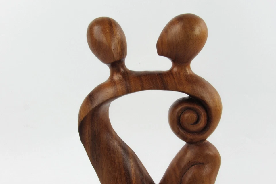 Escultura de madera tallada a mano Novica de Mustika “Dreaming Of You” 12 pulgadas de altura Foto 3 de 4