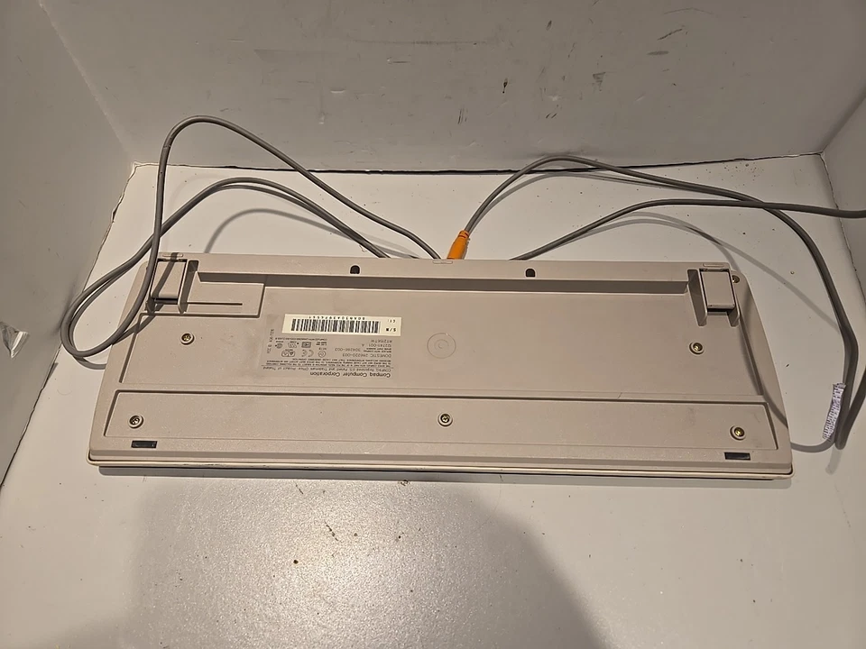 Vintage Beige Compaq Keyboard RT7A56TW - Image 4 of 4