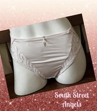 VINTAGE WACOAL 84321 HEATHER PINK FEATHER EMBROIDERY BRIEF PANTIES  SMALL