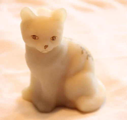 Fenton Art Glass Sitting Cat Figurine Handpainted Daisy On Custard by Dan A.