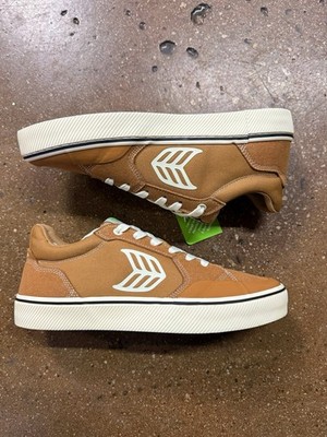 Cariuma Vallely Shoes Men s 9.5 Brown White Camel Suede Ivory Logo Skateboarding