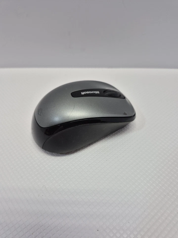 Microsoft Wireless Mobile Mouse 3500 Model 1427 Silver with Nano Receiver - Image 3 of 4