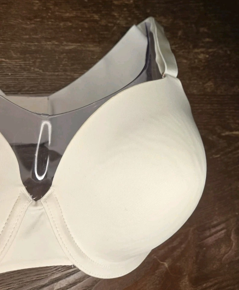Sujetador Soma 38C Vanishing Back cobertura completa crema sólido con aros Foto 3 de 4