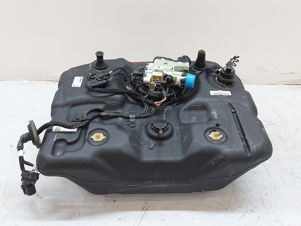 13-15 Mercedes GLK250 204 Exhaust Fluid Tank *broken Nipple 