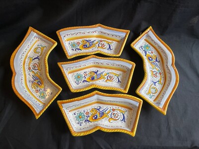 Set of 5 vintage italian DERUTA dishes for presentation food . Marked 