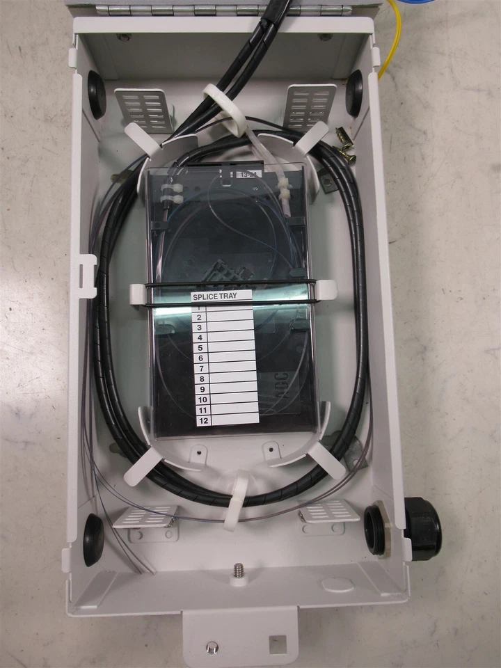 ADC 80T08SC8A02402T 12/24-PORT INDOOR FIBER OPTIC DISTRIBUTION TERMINAL BOX - Image 2 of 4
