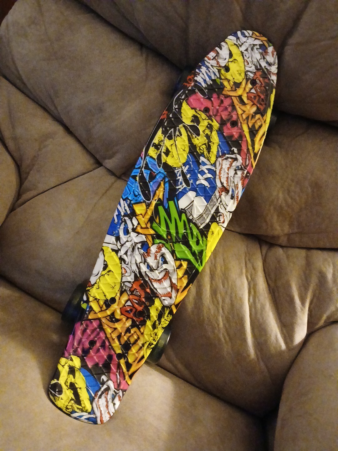 Kids Landwalker Skateboard Graffiti Pattern With Lighted Whe