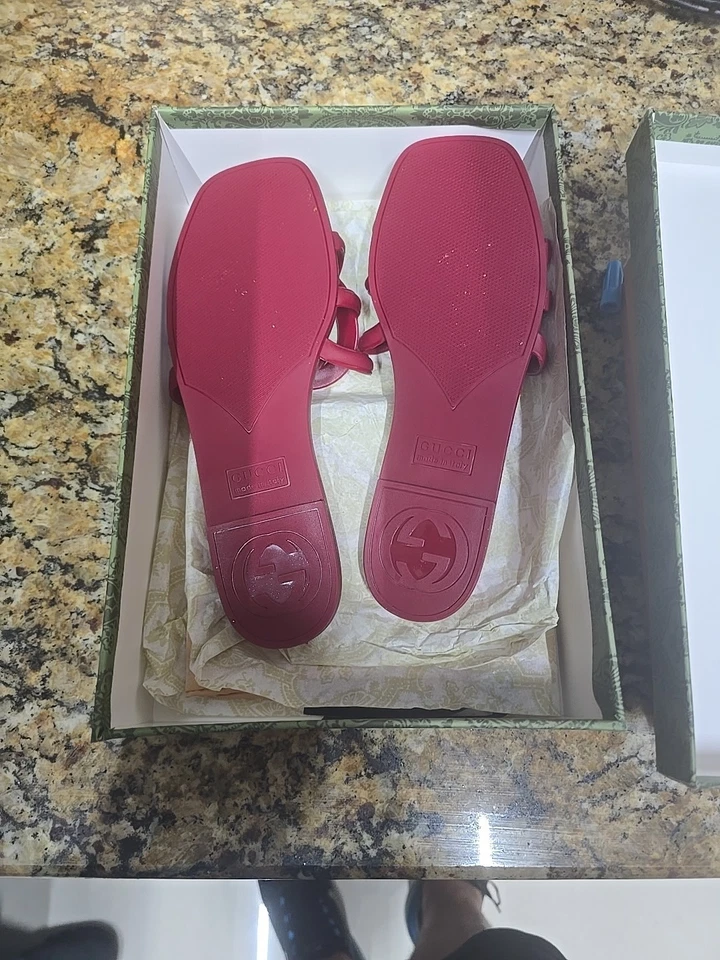 Sandalia Gucci Mujer Rosa Goma Slide Talla 35 US 5 con Caja Foto 2 de 3