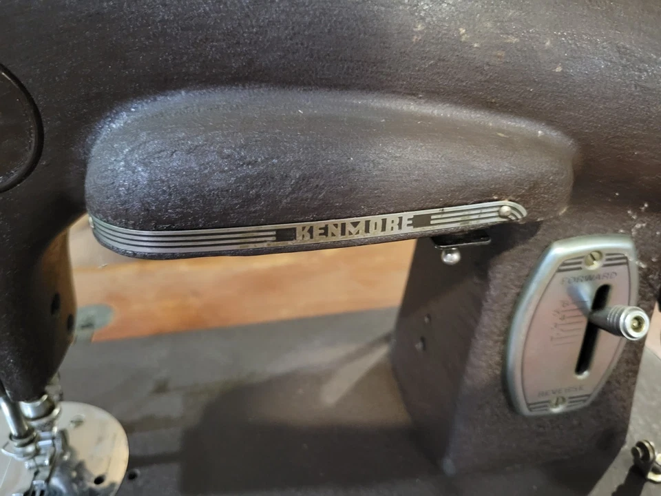 Máquina de costura elétrica vintage Kenmore modelo 117-959 da Sears & Roebuck *funciona* - Imagem 3 de 4