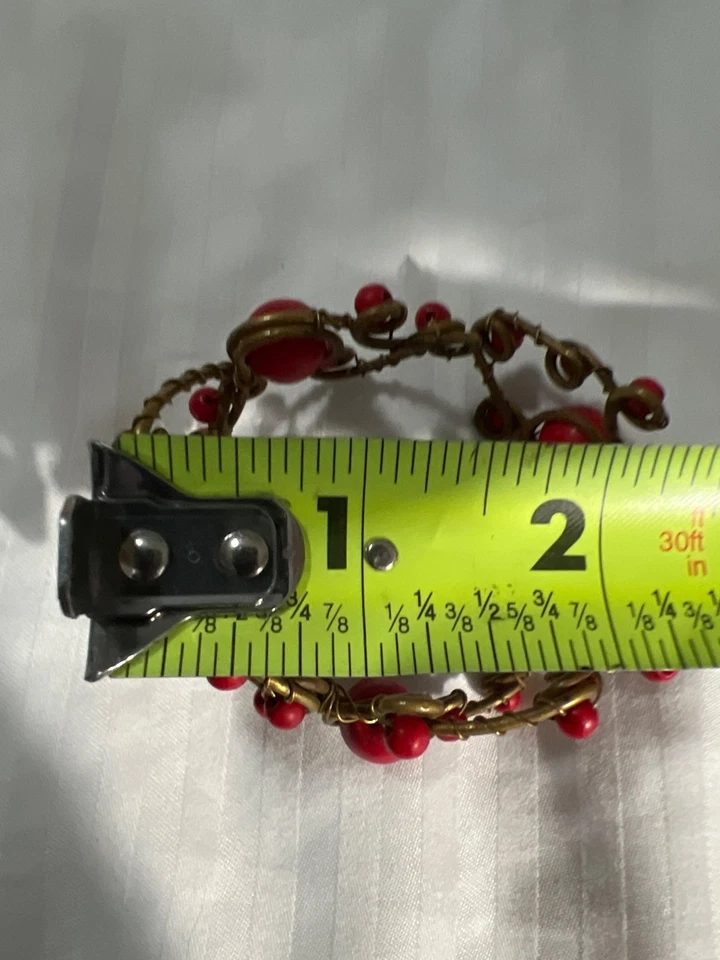 Pulsera de alambre vintage con cuentas rojas boho hecha a mano brazalete joyería hippie terroso Foto 4 de 4