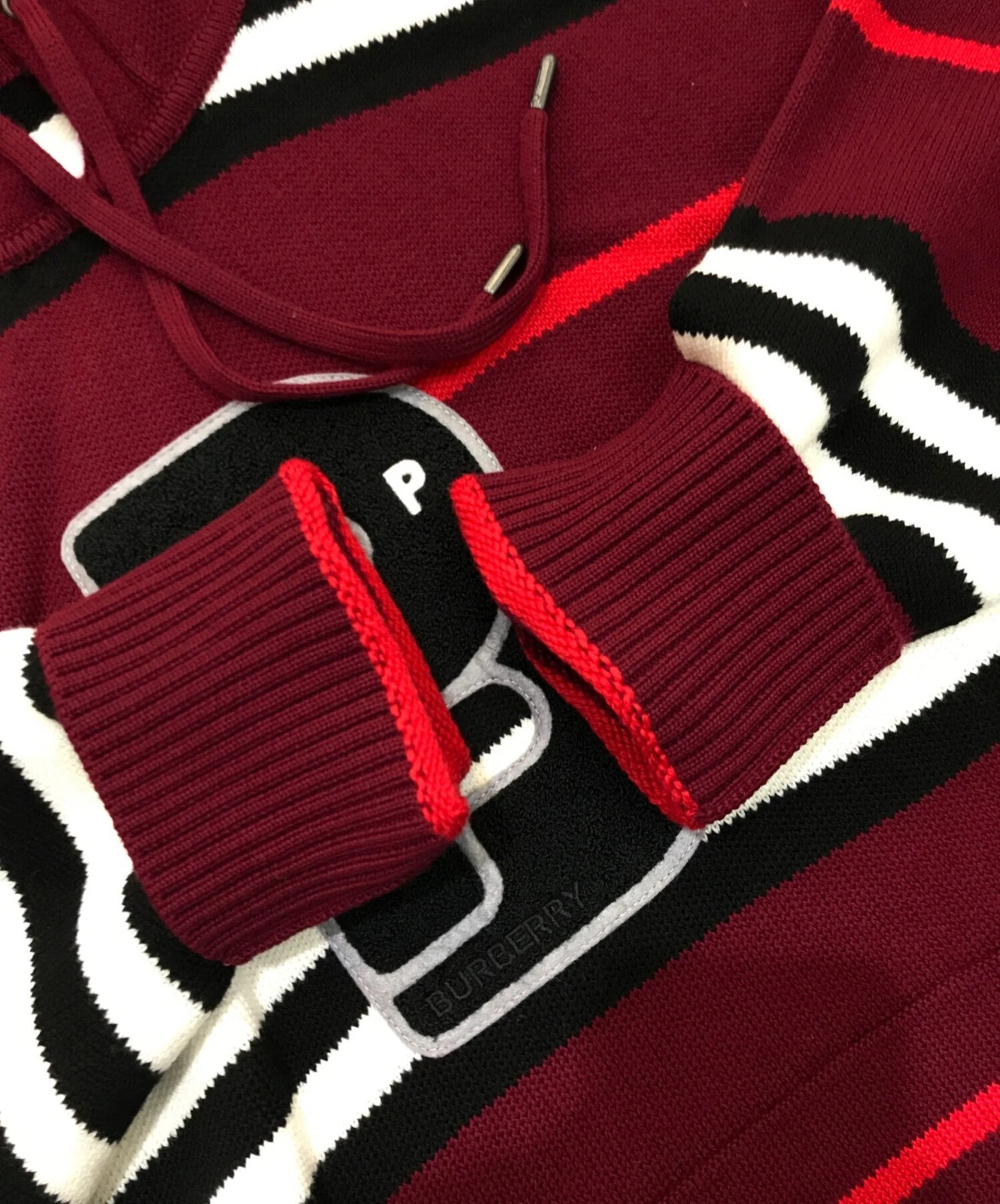 Felpa con cappuccio in maglia BURBERRY POP TRADING COMPANY 8059050 72E Bordeaux Taglia:L