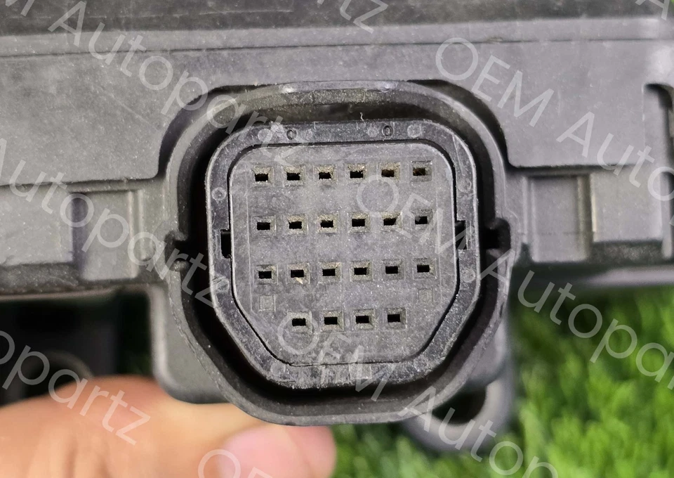 Lexus ES350 2007-2012 Transmission computer Module 89530-33132 Oem Used - Image 4 of 4