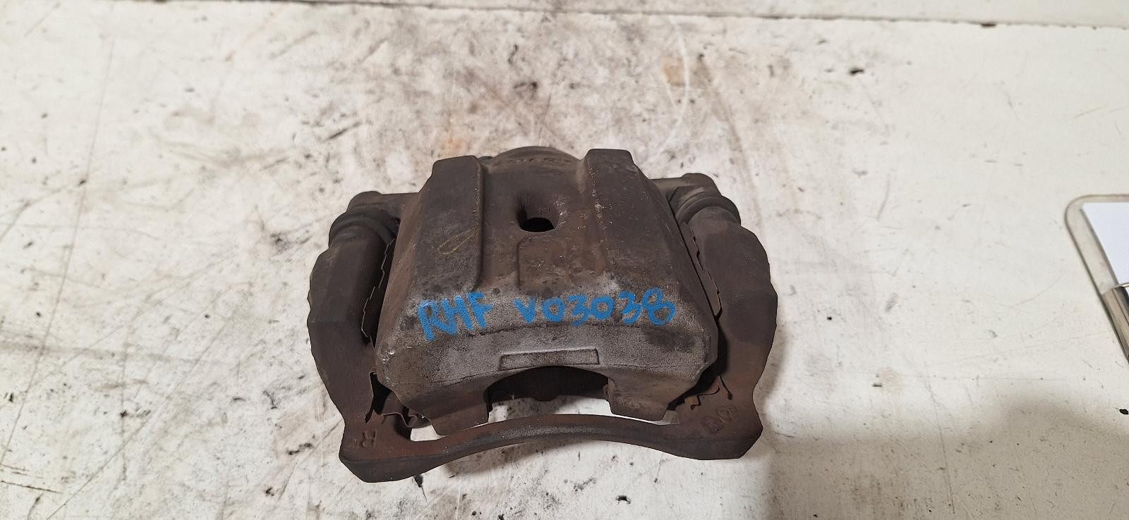 Toyota Prius Right Front Caliper NHW20 10/2003-04/2009 - thumbnail 8