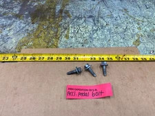 03-06 FORD EXPEDITION   ACCELERATOR PEDAL BOLTS