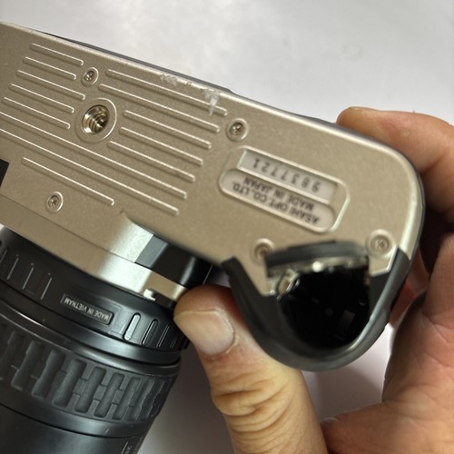 Pentax SLR Film Camera MZ-7 & SMC Pentax-FA 28-70mm Lens - Picture 11 of 18