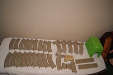 Thomas  Friends Trackmaster Lot 32 Track Pieces Tan Gray Green Tunnel ToteQ 