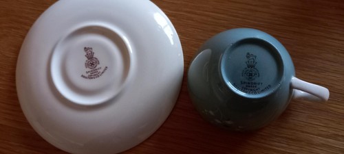 Royal Doulton - Spindrift - D6466 - Teacup & Saucer - great condition - Picture 4 of 4