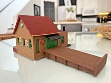 PIKO HO Scale Freight Station