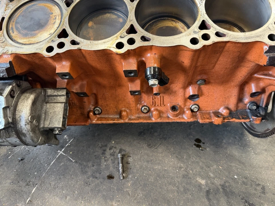 2006 Dodge Charger SRT8 6.1l Hemi Genuine OEM Bare Engine Block Standard *GOOD* - Image 2 of 4