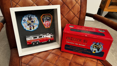 Code 3 FDNY Saulsbury Heavy Rescue 3 ''Big Blue'',  limited in Display