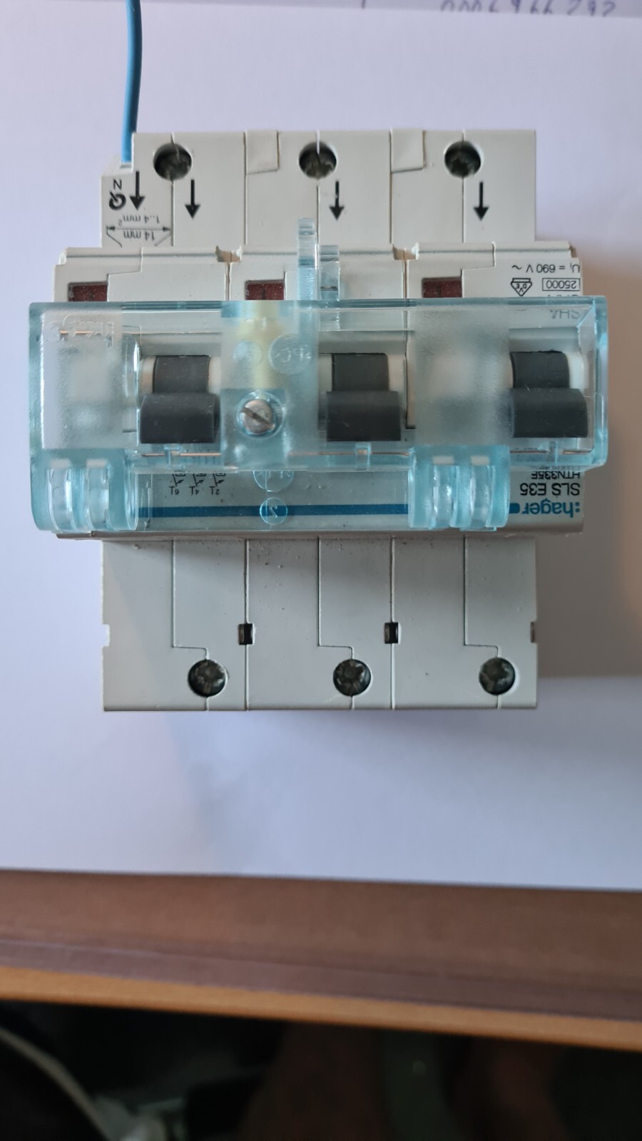 Hager HTN335E SLS Schalter 35A 3 polig Gebraucht 3250613303334 EBay hager-htn335e-sls-schalter-35a-3-polig-gebraucht-3250613303334-ebay