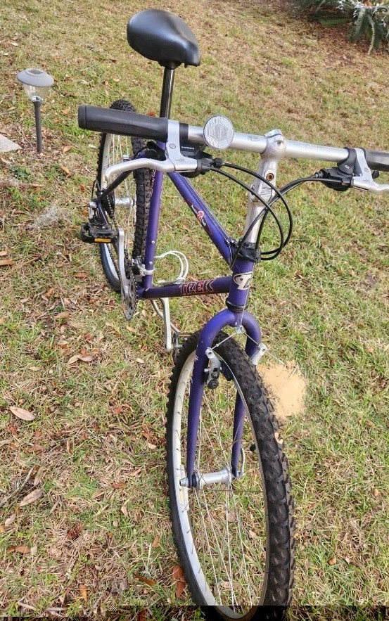 Vintage TREK 850 Mountain Bike - 19.5" CrMo Frame - Shimano 21 Speed