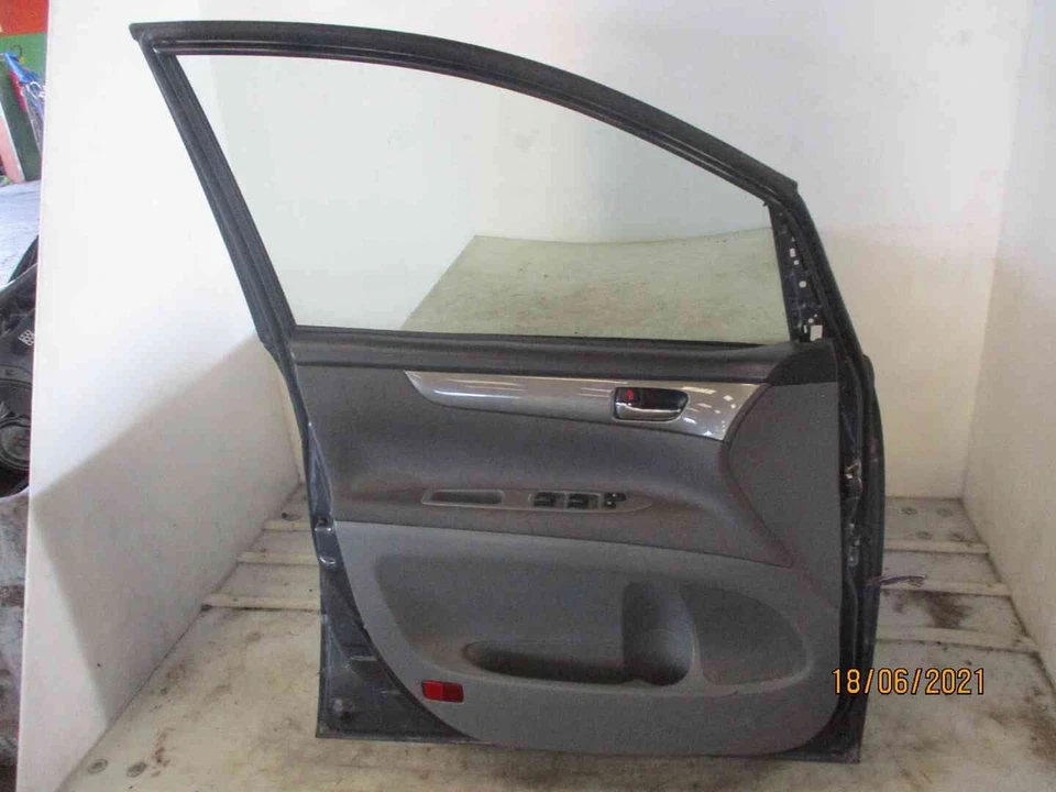 Porte avant gauche Toyota AVENSIS VERSO 6700244060 - Photo 3/3