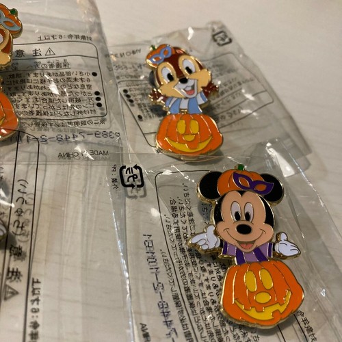 Tokyo Disney Resort Prize Pins Badges Halloween Mickey Minnie Chip & Dale 4 Set - Picture 8 of 12