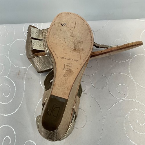 Sandali Donald J Pliner oro stampa serpente pelle sughero zeppa 6M Dori - Foto 9 di 9