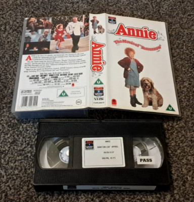 ANNIE THE MOVIE OF TOMORROW ALBERY FINNEY RCA VHS VIDEO KIDS CHILDREN